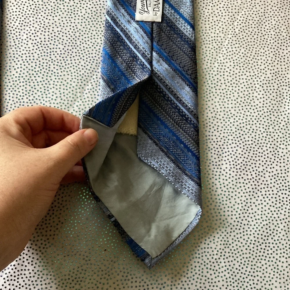 VINTAGE Youngs by damon men's tie